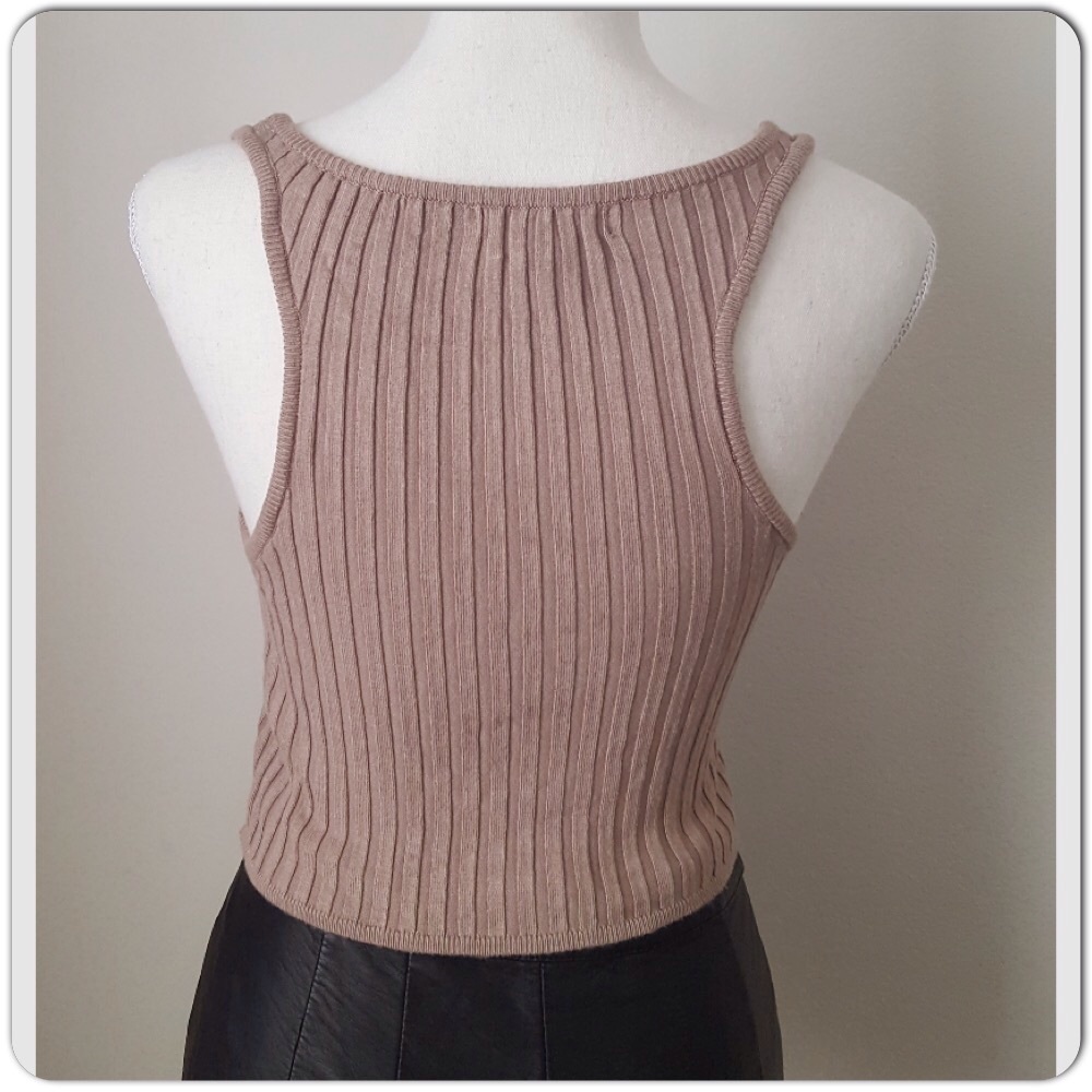 Crop top - Picture 2 of 2